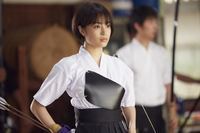 生田斗真主演の映画『先生！』、広瀬すずの凛とした美しさ漂う弓道着姿を公開