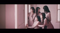 日向坂46、専属モデル5人によるユニット曲“Footsteps”MV公開。新SG『キュン』TYPE-B収録 - “Footsteps”MVより
