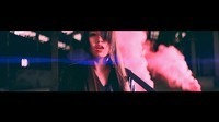 阿部真央、新アルバム『まだいけます』表題曲MVでヘビと絡む - “まだいけます”MVより