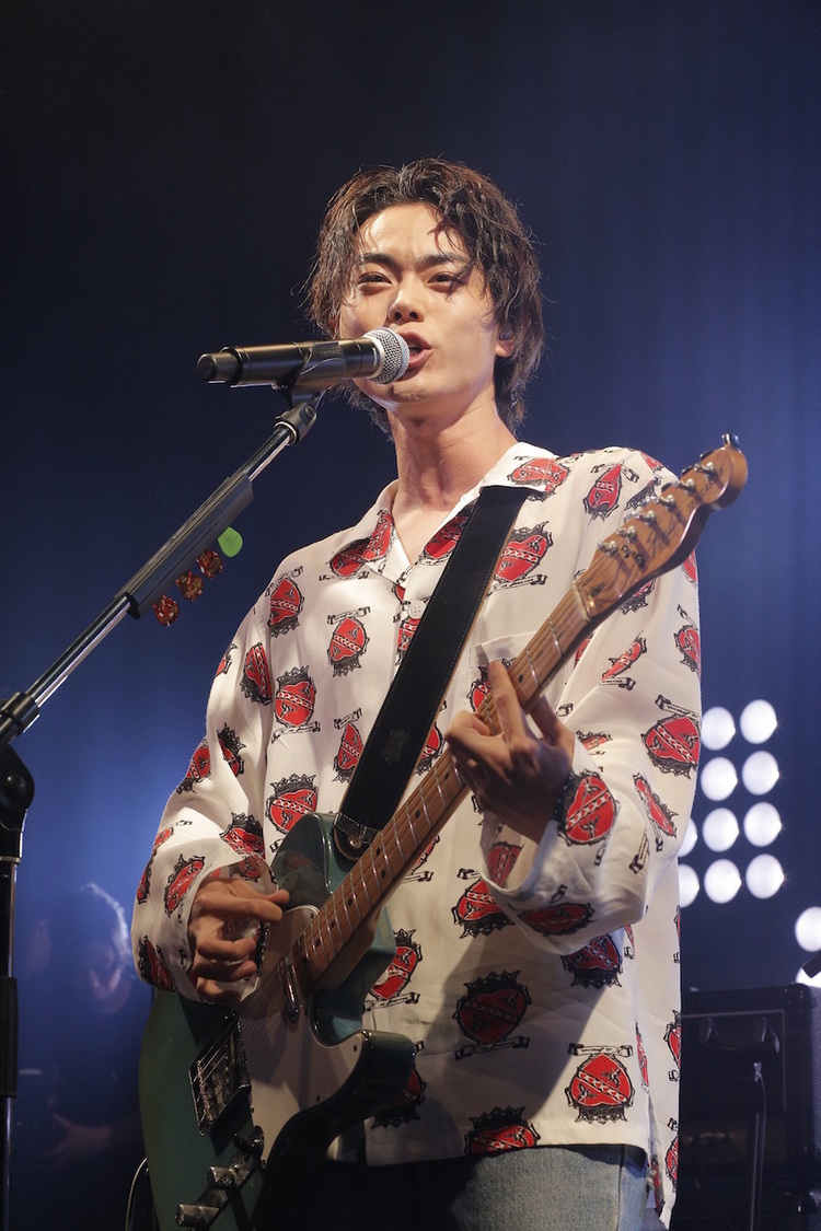 菅田将暉、CDデビュー記念で初ライブ開催。生歌披露で420人を魅了